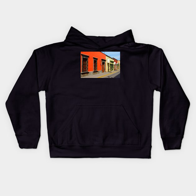 Maison typique de Téquila Kids Hoodie by franck380